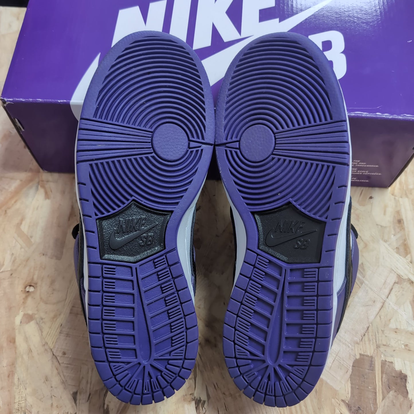Sneakers Nike Dunk SB Purple (taille 40Eu / 7Us) DS