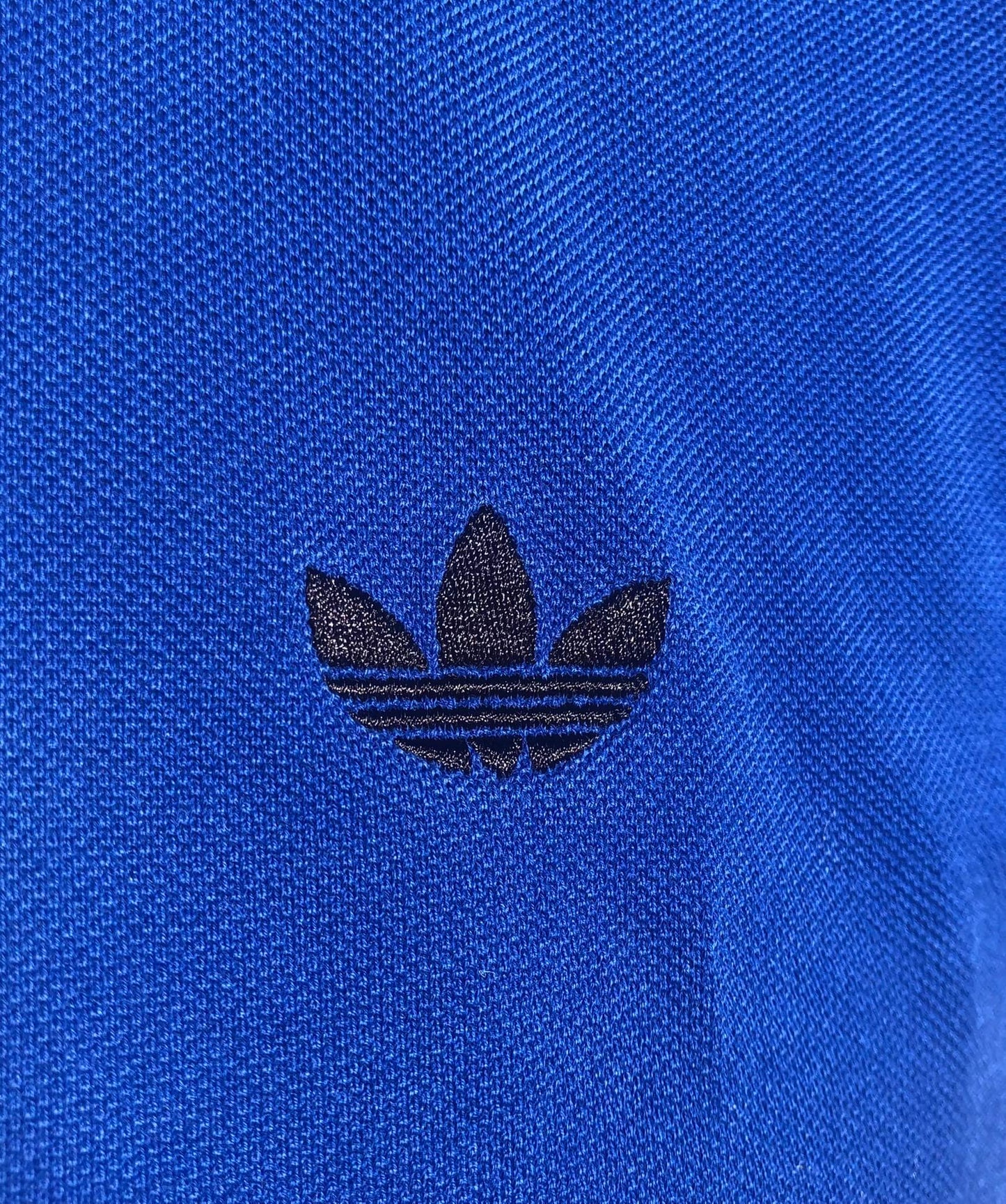 Polo vintage Adidas (taille M-L) T114