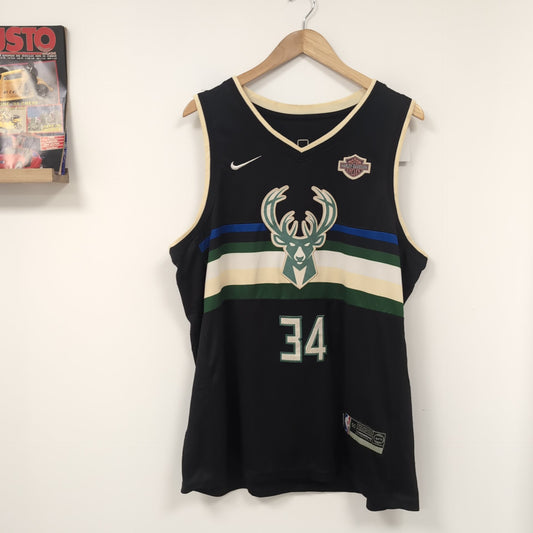 Maillot vintage NBA Bucks de Milwaukee Giánnis Antetokoúnmpo (taille L) T310
