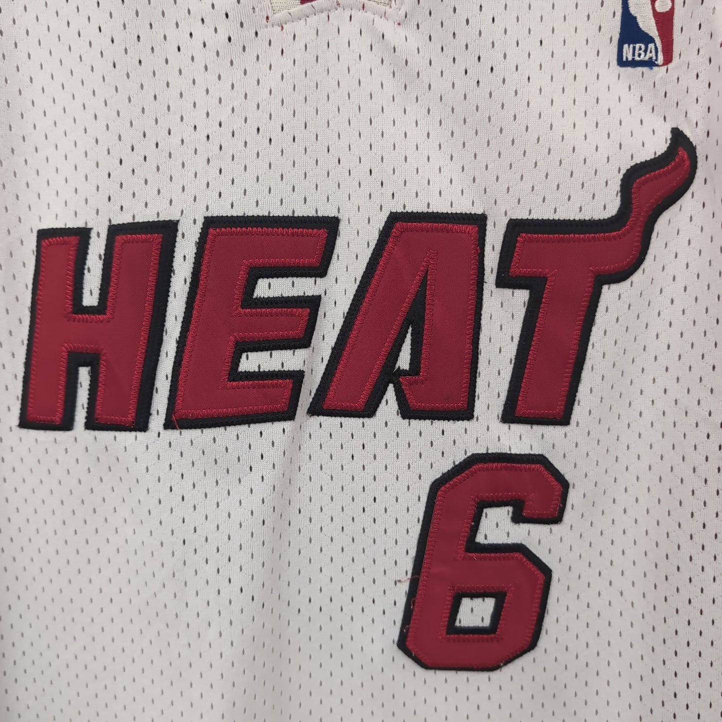Maillot vintage NBA Heat de Miami LeBron James (taille M) T316